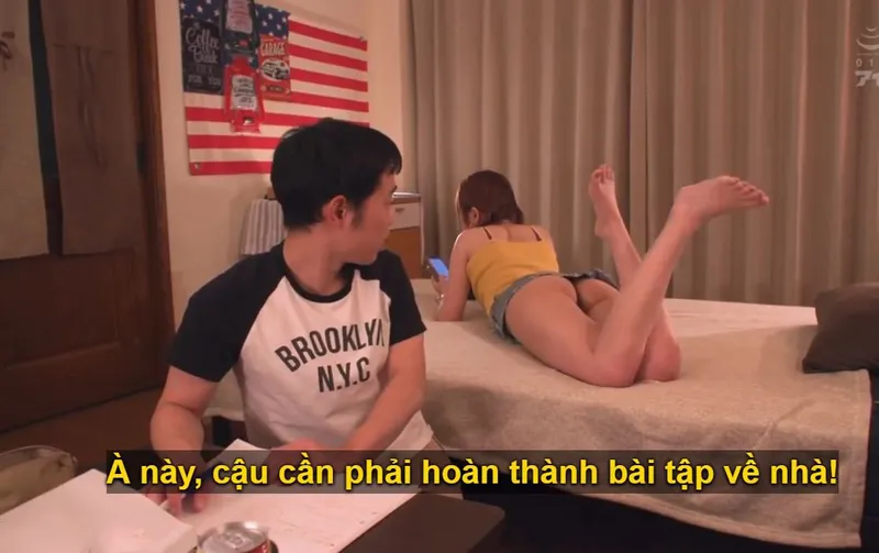 Biết được cô nàng cạnh nhà thiếu thốn vì chồng hay đi làm ăn xa